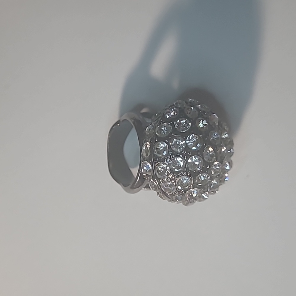 Elegant Silver Crystal Stud Ring